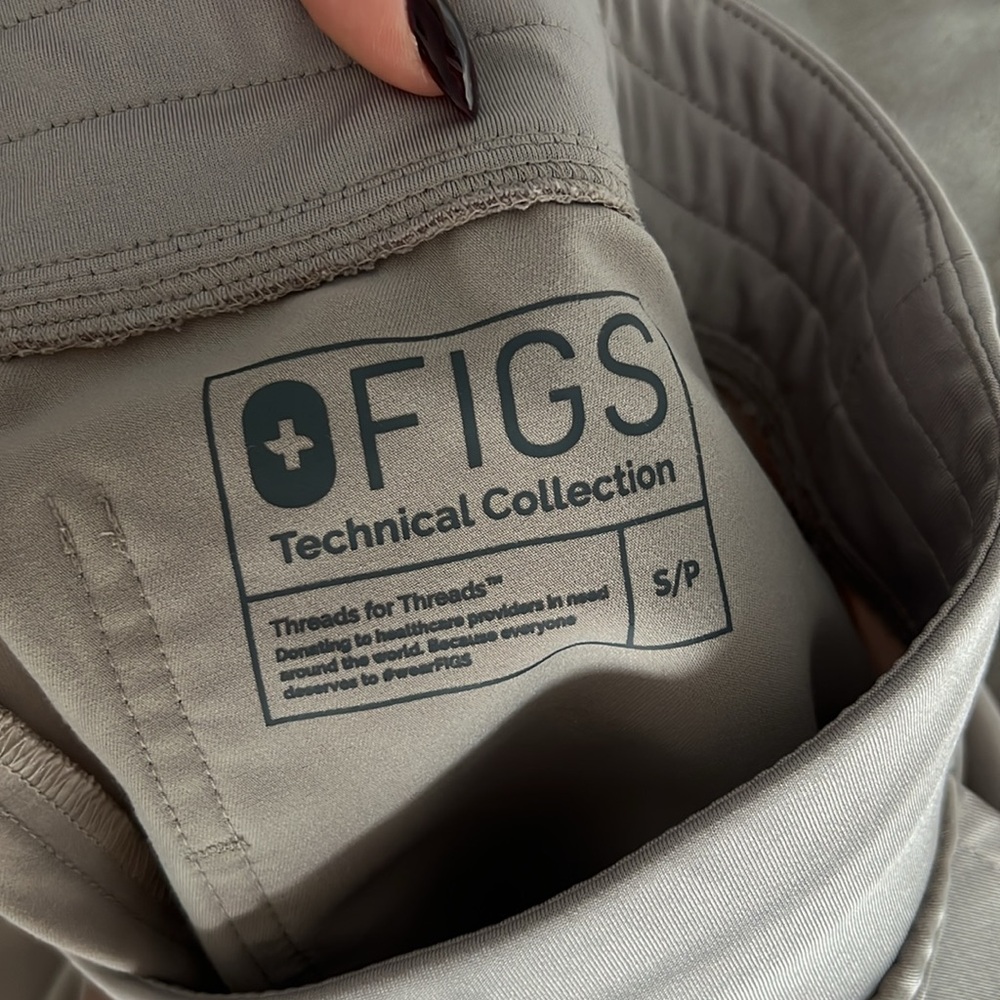 COPY - FIGS Scrub Set - Picture 4 of 4